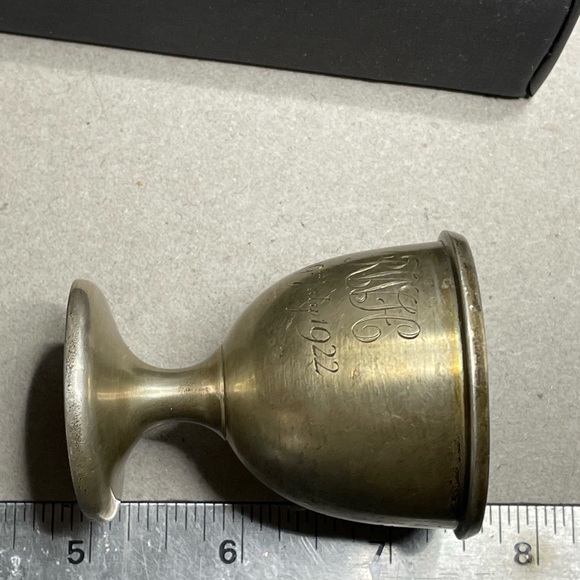 1921 Levi & Salaman Sterling Silver Egg Cup Engraved 19th July 1922 RWH. - Picture 10 of 11